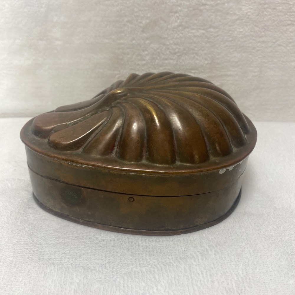 Antique Brass Lidded Trinket Box Sea Shell Design Decorative Round Box